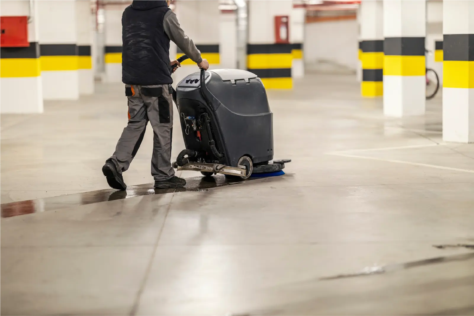 WCS scrubber dryer in operation